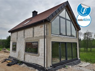 Dom w stylu nowoczesnej stodoły ze ślusarką aluminiową marki AdamS! Studio Okien Dardziński