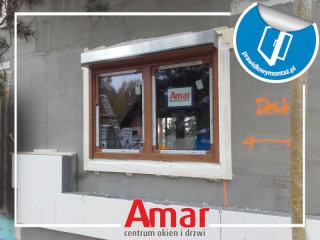 Montaż okien PVC ID8000 wysuniętych w warstwę izolacji Amar