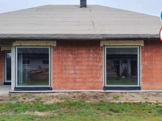 Okna Vetrex w kolorze szczotkowanego aluminium Komfort