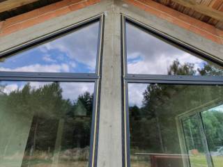 Prawidłowy montaż okien trapezowych, okna narożnego i drzwi przesuwnych PSK Komfort
