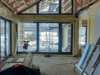 Prawidłowy montaż okien i drzwi w domu szkieletowym. Szymko