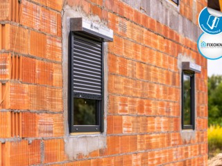 Prezentujemy kolejny wykonany prawidłowy montaż okien oraz rolet zewnętrznych w domu jednorodzinnym.  FIXOKNA